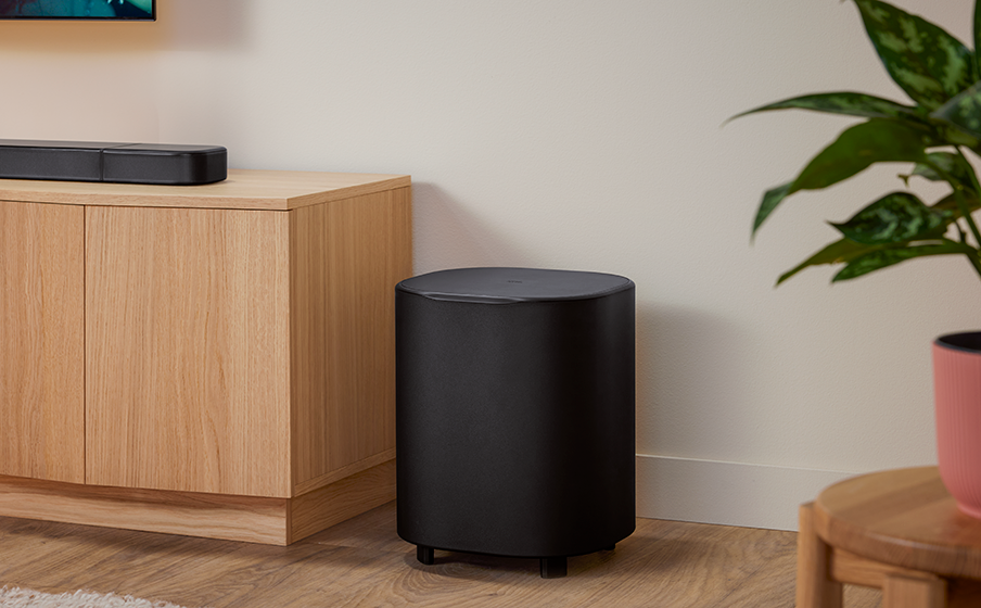 Daya output maks 780 W dan subwoofer nirkabel 10"